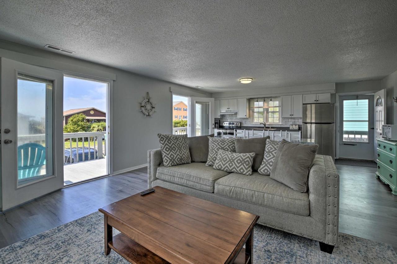 Oak Island Beach Abode With Deck Walk To Shore! Exterior foto